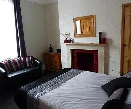 בית הארחה The Pathway וויטבי