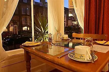 The Pathway 게스트하우스 휫비